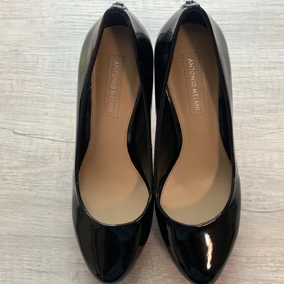 Excellent Condition Antonio Melani Black Patent Leather heels  Size 6 1/2 - Picture 2 of 8